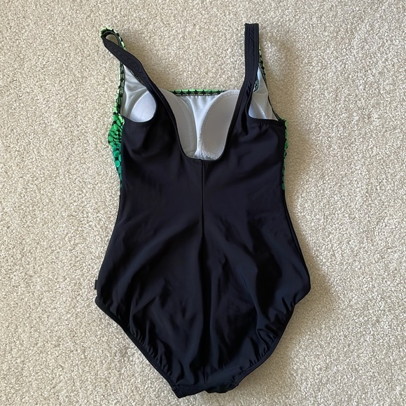 Reebok Women’s One Piece Swimsuit Square Neck Green Ombré Geometric Pattern - Picture 2 of 10